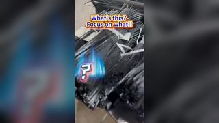 Cái gì thế này? Tập trung vào cái gì!!